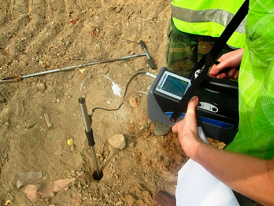 Измерение плотности потока радона с поверхности почвы